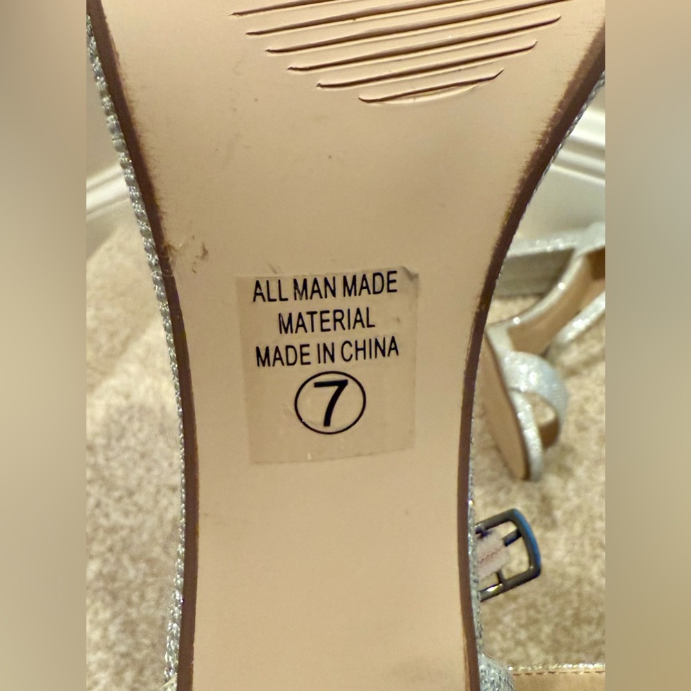 Elegant Silver Women's Heels - Picture 5 of 7